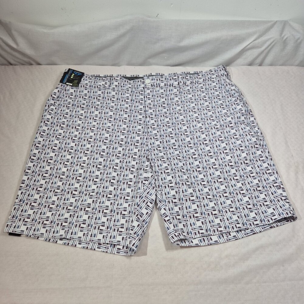 Round tree & Yorke Men's Shorts Size 42 Performance Flat Front Bright White (54